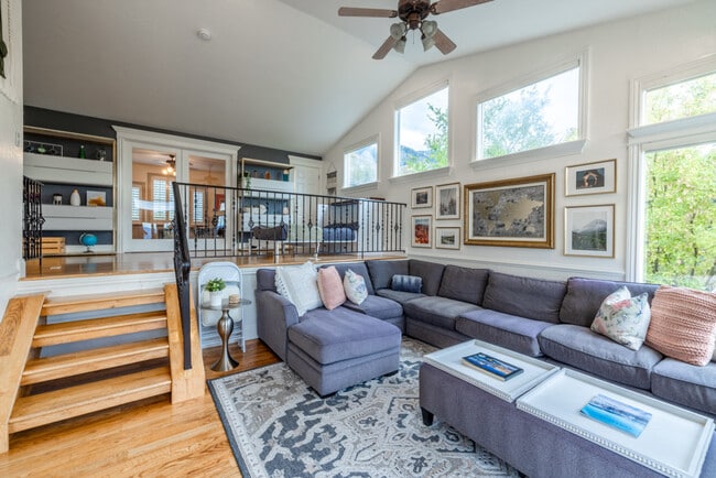 Foto del edificio - 10098 Wasatch Blvd