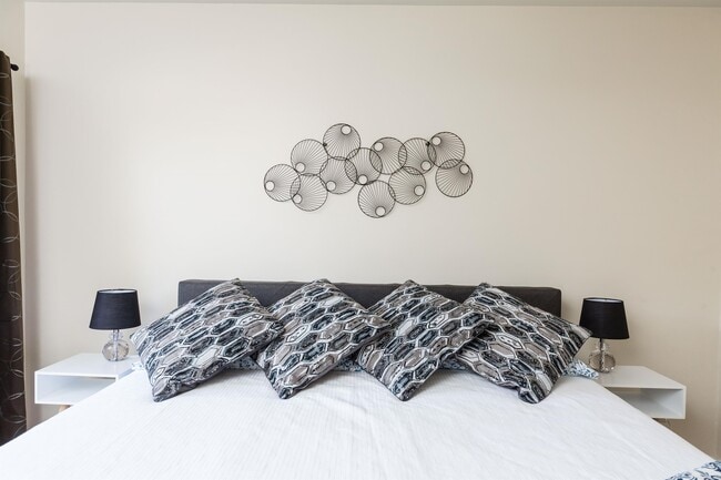 Photo - 3242 E Camelback Rd Townhome