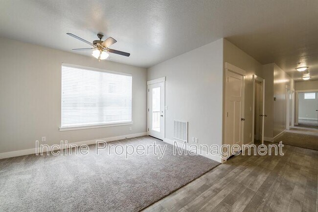 Foto del edificio - 619 N Emery Ln