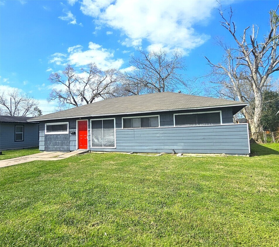 Primary Photo - 5935 Beldart St