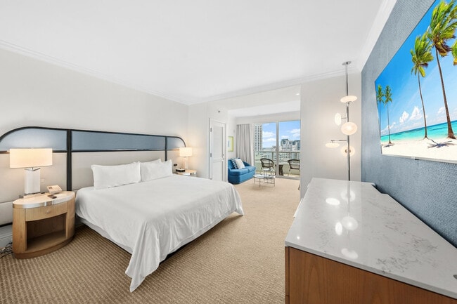 Building Photo - 4441 Collins Ave