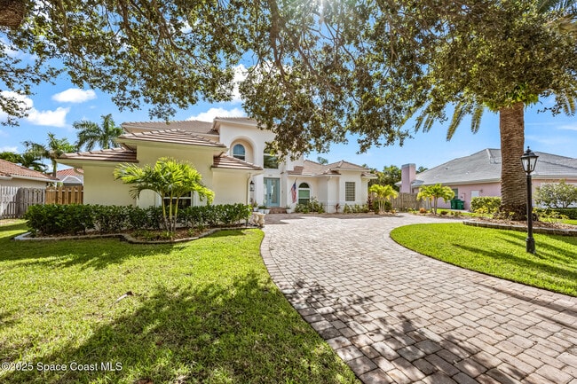 Building Photo - 385 Newport Dr