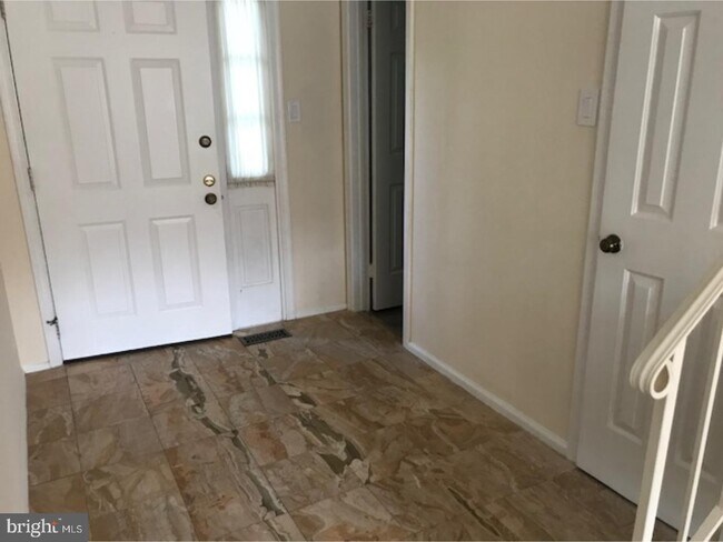 Foto del edificio - 306 Society Hill Blvd