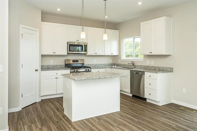 Foto del edificio - 705 Myatt Dr