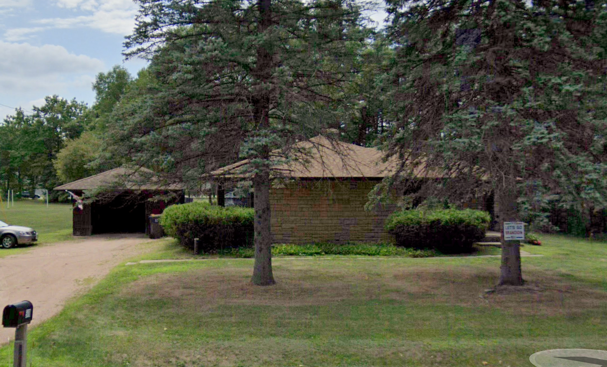 Primary Photo - 2 Bedroom 1 Bath Single Family Home Availa...