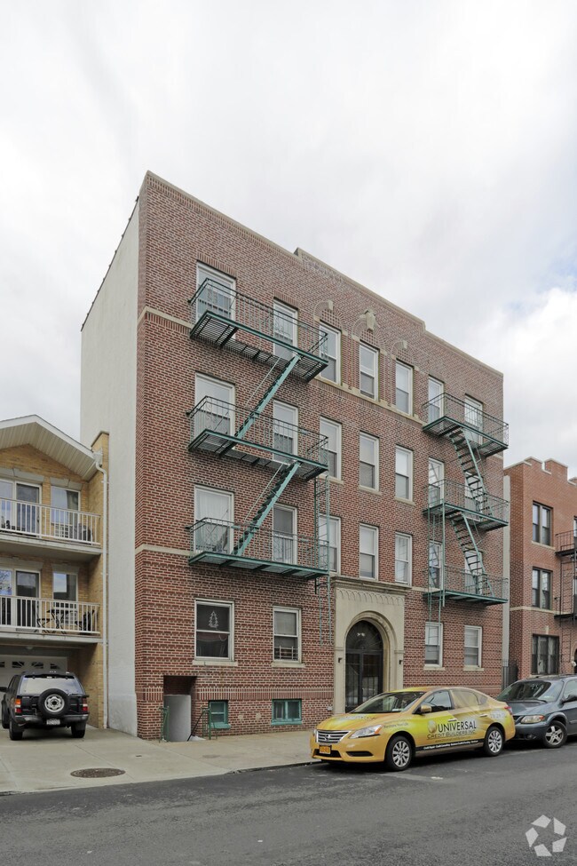 3448 32nd St, Astoria, NY 11106 Apartments Astoria, NY