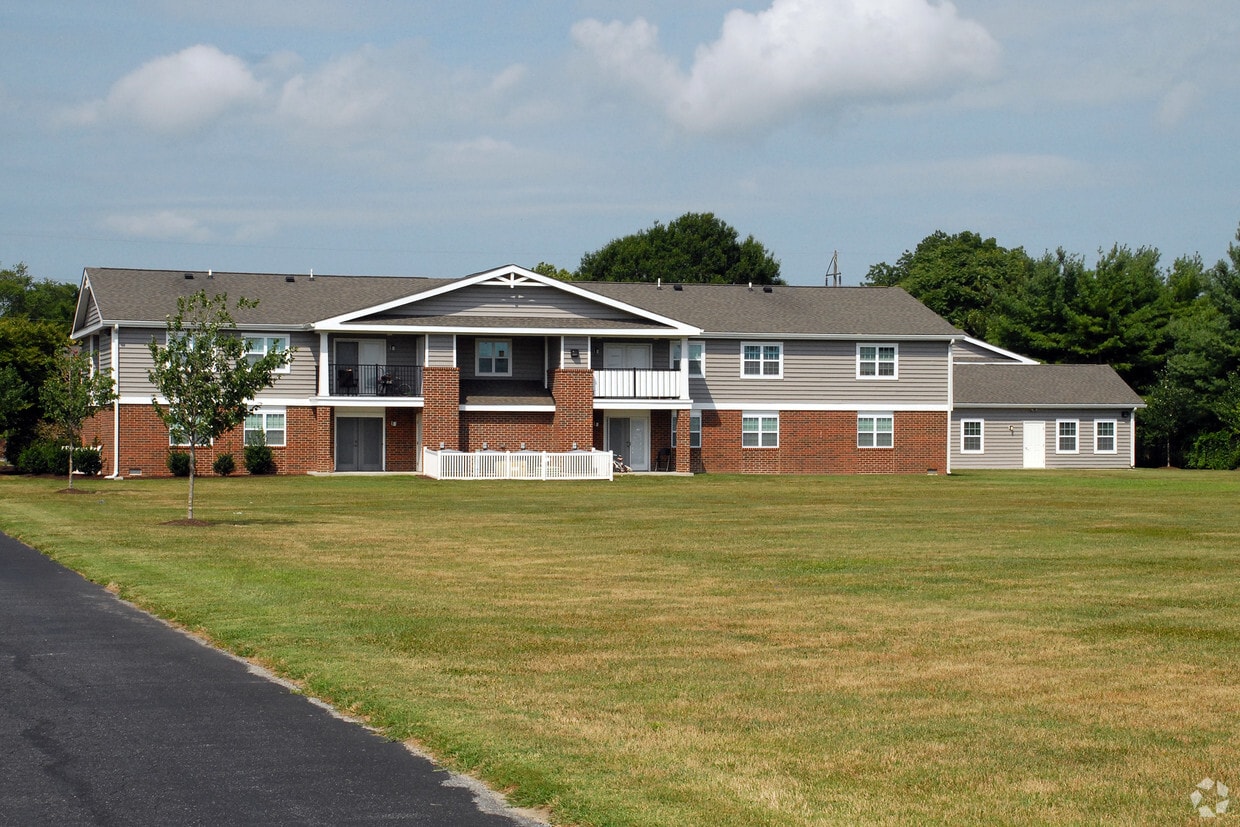 Primary Photo - Canterbury Apartments