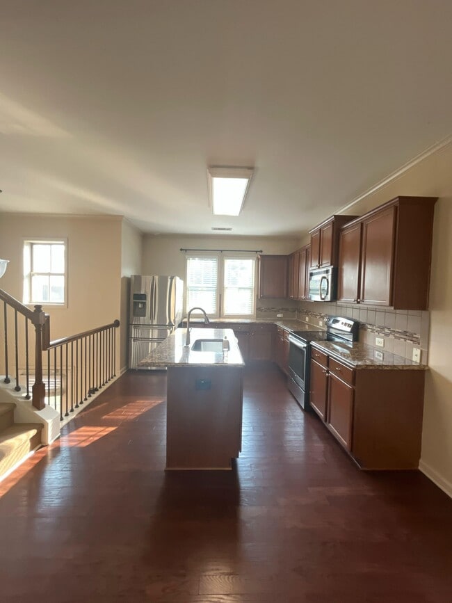 Building Photo - 1334 Kingston Trail