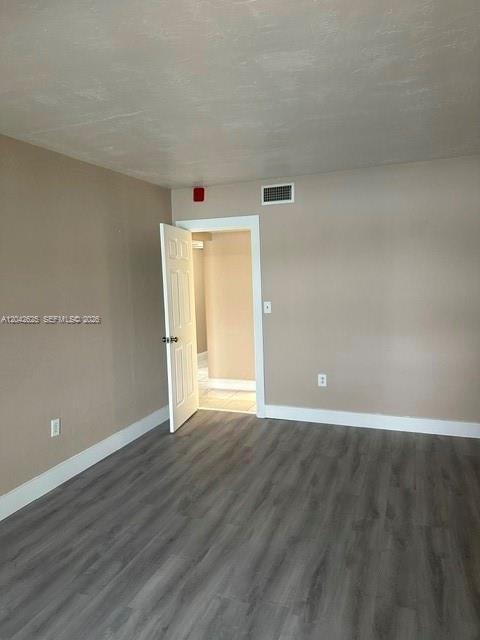 Foto del edificio - 251 NE 187th St