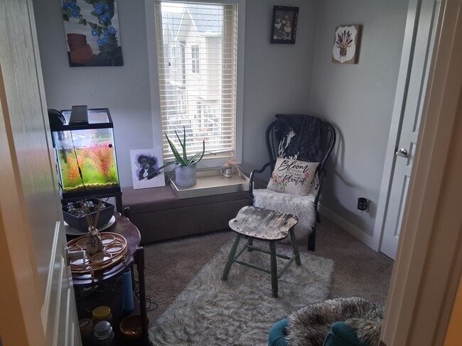 Building Photo - 32 Horseshoe Cres