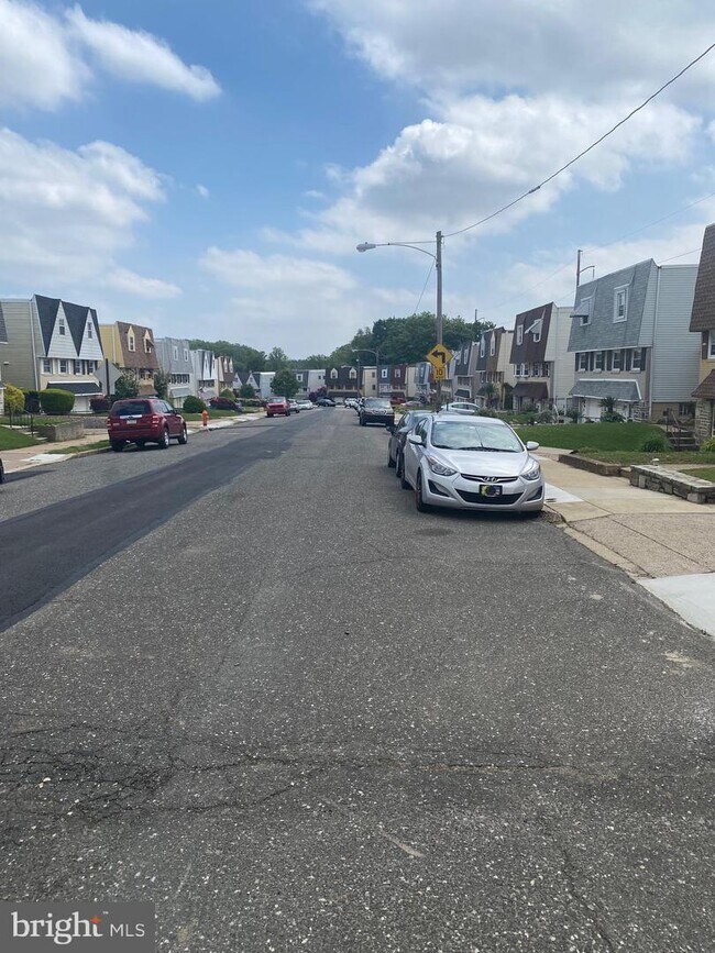 Foto del edificio - 2726 Maxwell St