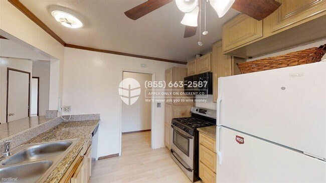 Building Photo - 5 br, 3 bath House - 24445 Leona Dr -