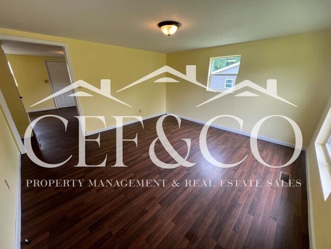 Foto del edificio - For Rent – 3 Bedroom, 1 Bathroom All-Elect...