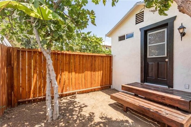 Private Patio - 1005 1/2 Calzona St