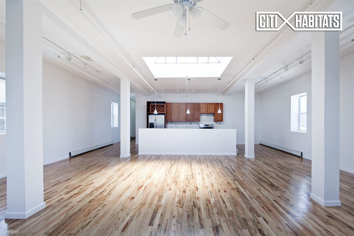 Building Photo - 30 Tiffany Pl