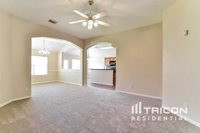 Building Photo - 11106 Creekline Glen Ct