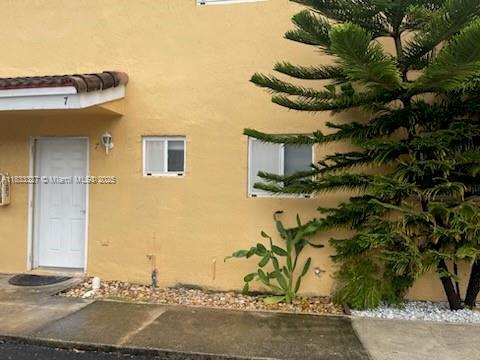 Foto principal - 8165 NW 8th St