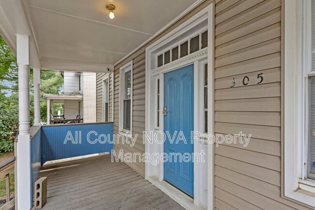 Photo - 305 9th St Apartment