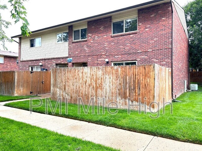 Building Photo - 8071 Wolff St