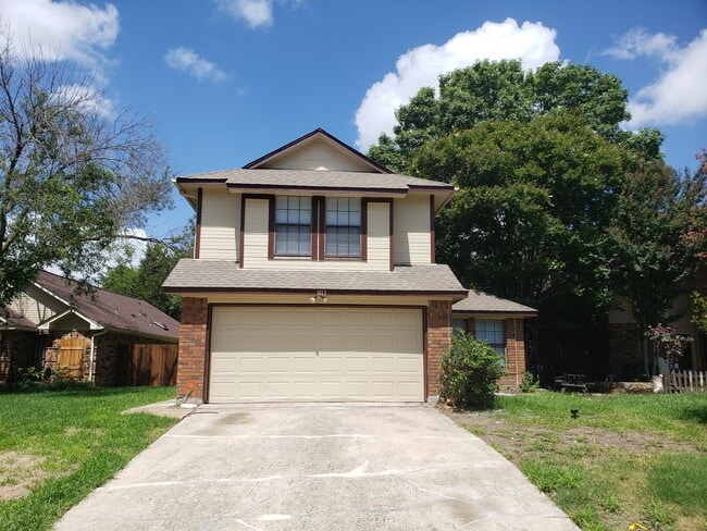 Building Photo - 1013 Garden Trl