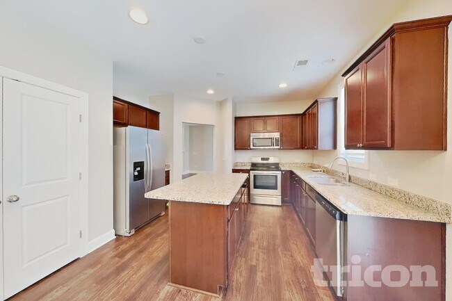 Foto del edificio - 1100 Silver Farm Rd