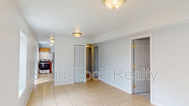 Foto del edificio - 712 E 3rd St