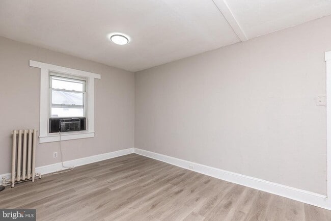 Building Photo - 17 2nd Ave