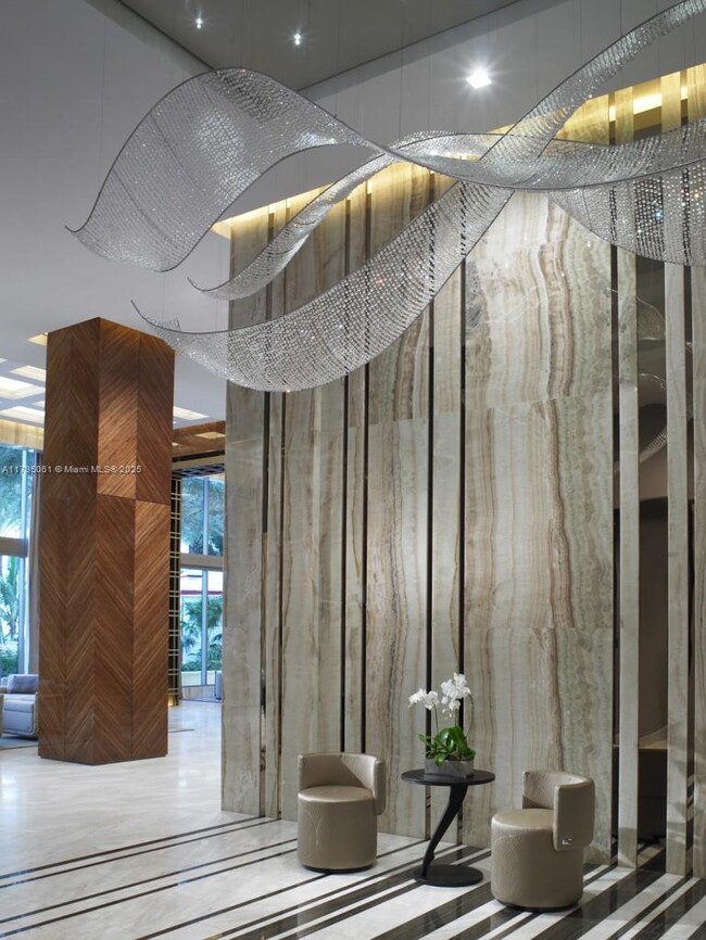 Foto del edificio - 17749 Collins Ave