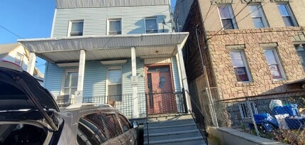 Building Photo - 300 New York Ave