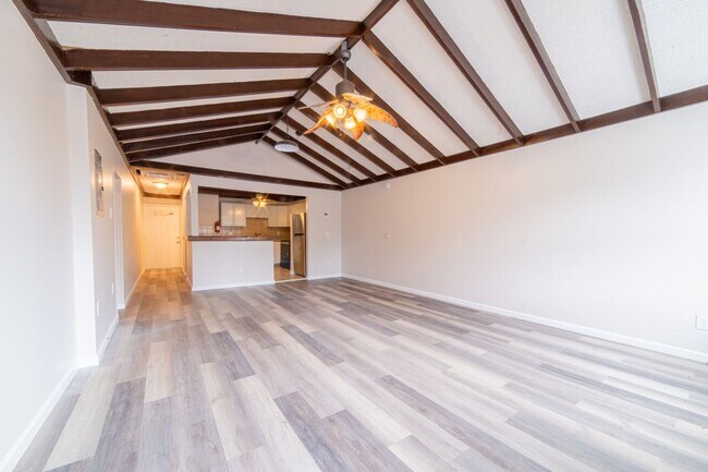Building Photo - Spacious 2-Bedroom Apartment with Bonus Ro...