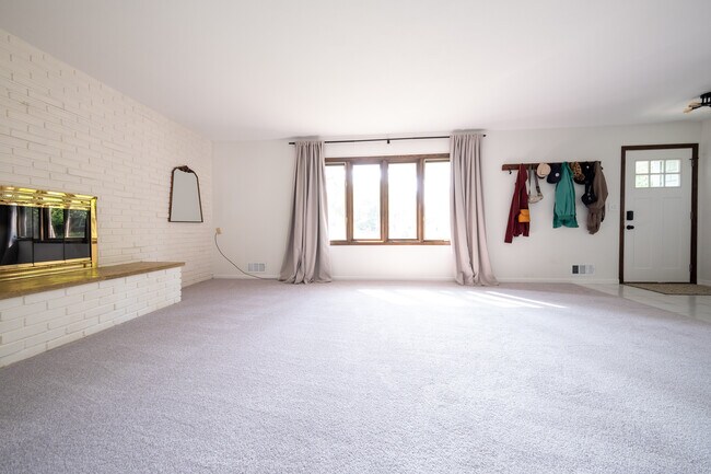 Foto del edificio - 4517 W 113th St