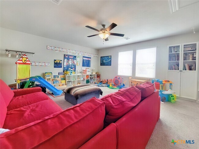 Foto del edificio - 365 Mary Max Cir