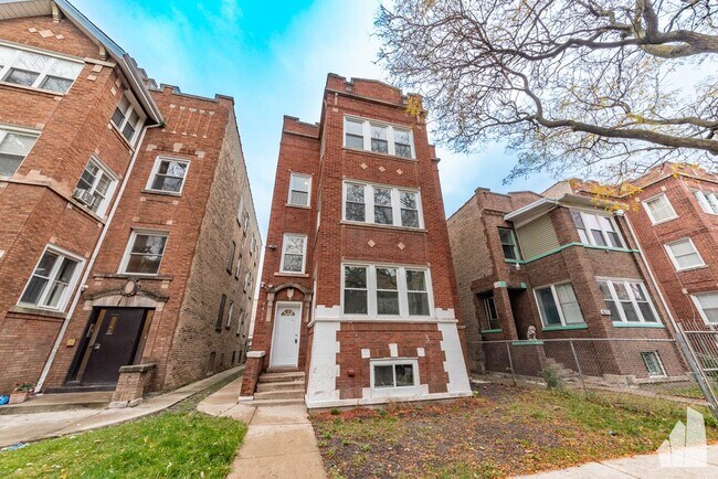 Building Photo - 4616 N Monticello Ave