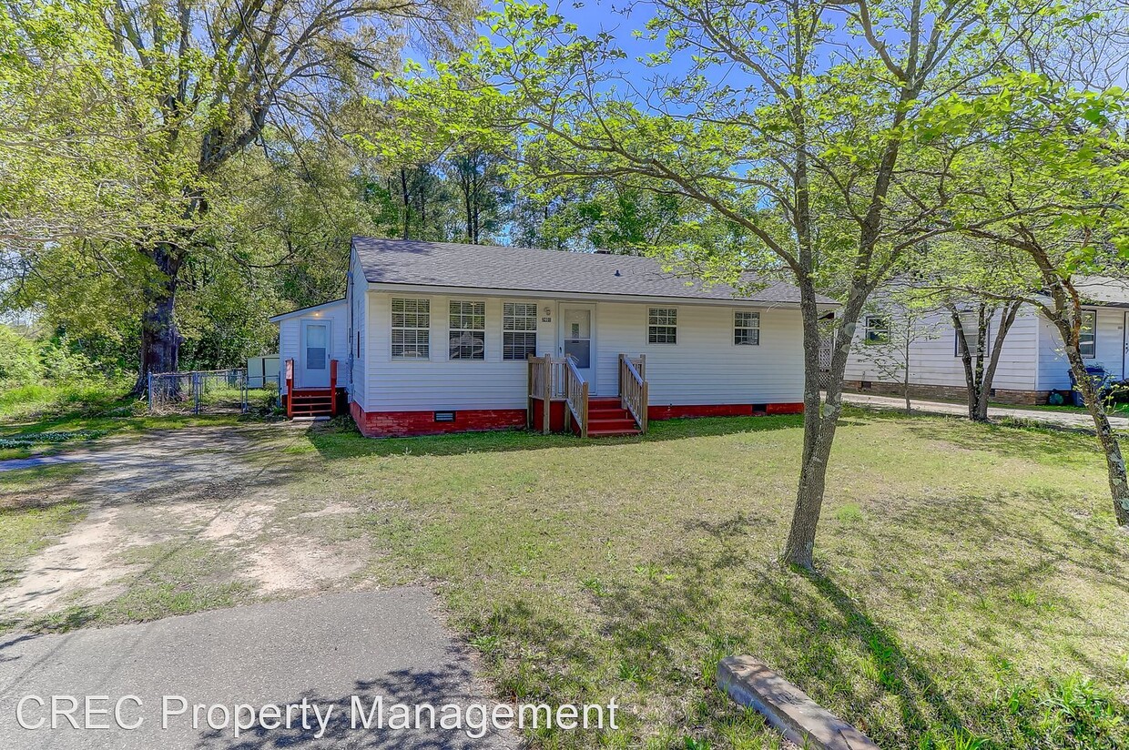 Primary Photo - 3 br, 1 bath House - 2401 Eagle Drive