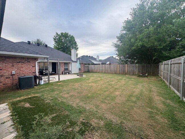 Foto del edificio - 5307 Meadowsweet Cir