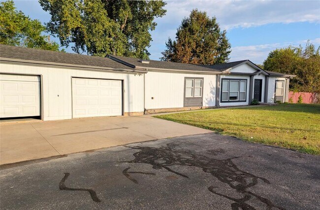 Building Photo - 12325 Spring Meadows Rd