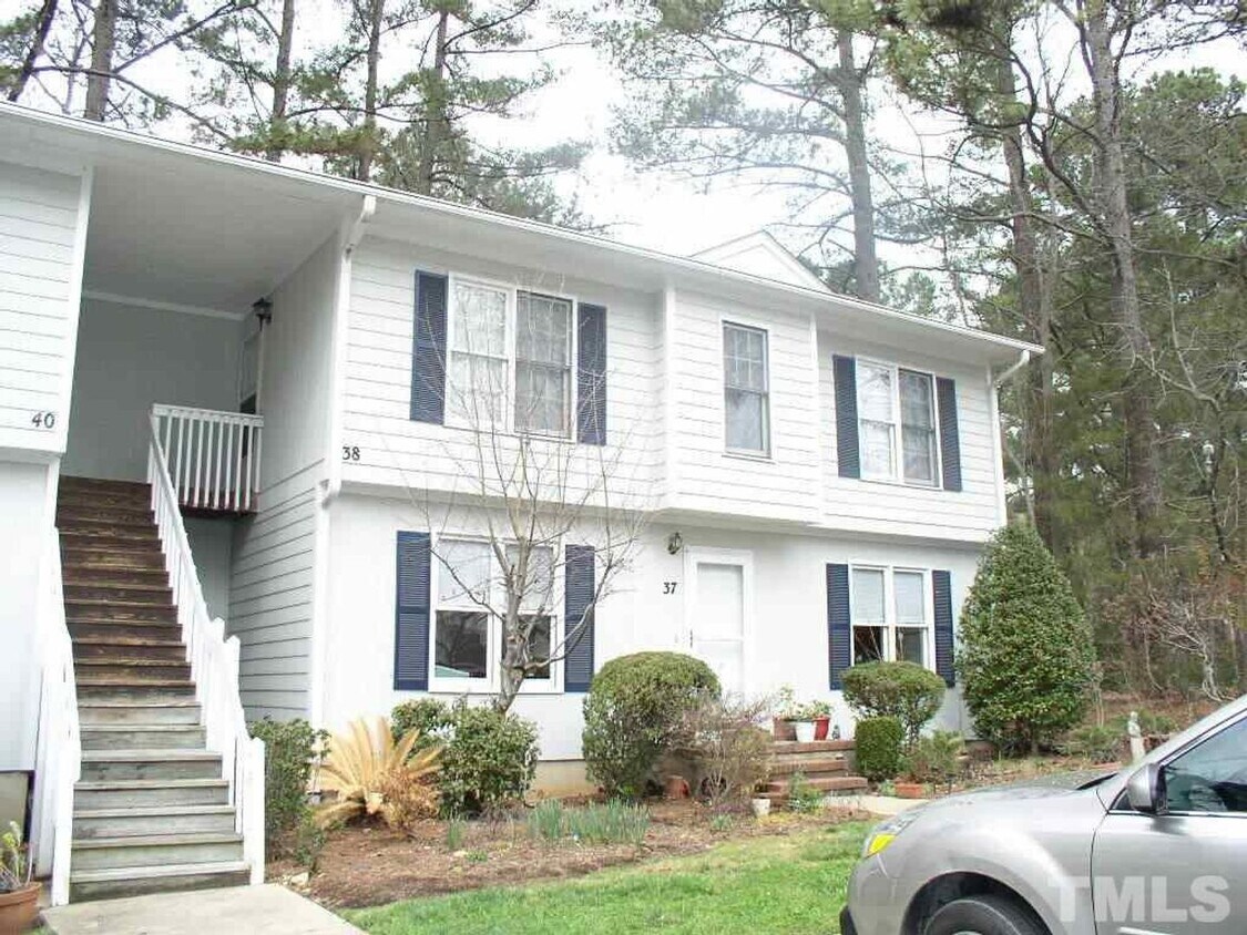 Foto principal - Carrboro / Brighton Sq. Apt. AVAILABLE