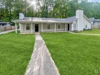 Building Photo - 2135 Valley Oaks Dr SE