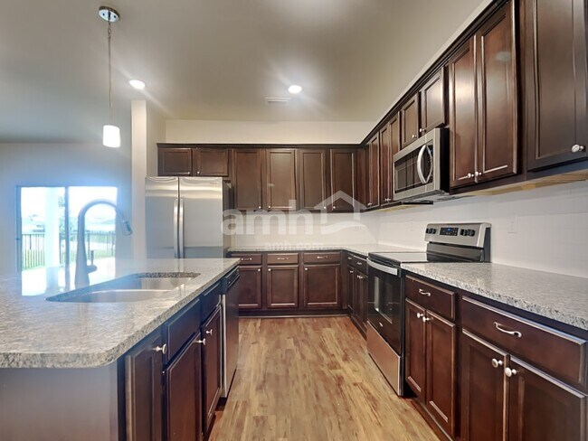 Building Photo - 264 Banyan Frst Dr