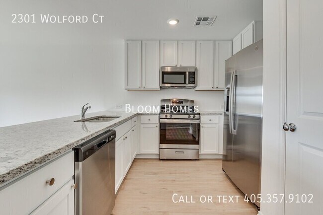 Building Photo - 2301 Wolford Ct
