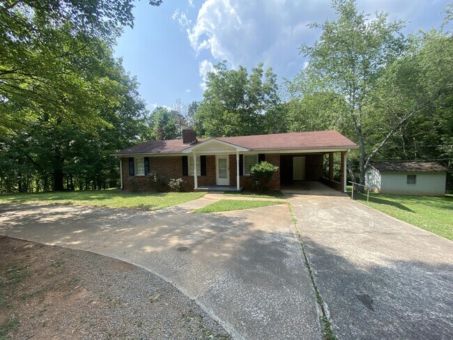 Building Photo - 1469 Chulio Rd SE