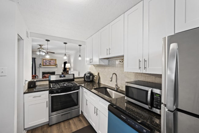 Building Photo - 3371 Spring Harbour Dr