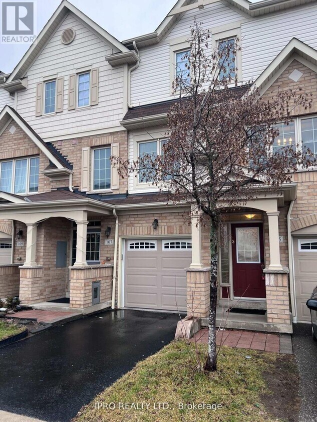Primary Photo - 105 Magpie Way