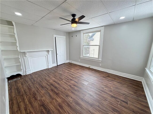 Building Photo - 306 E Wallace Ave