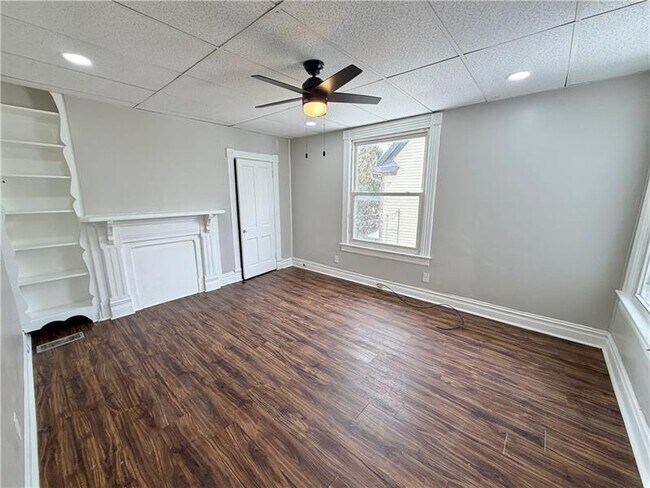 Foto del edificio - 306 E Wallace Ave