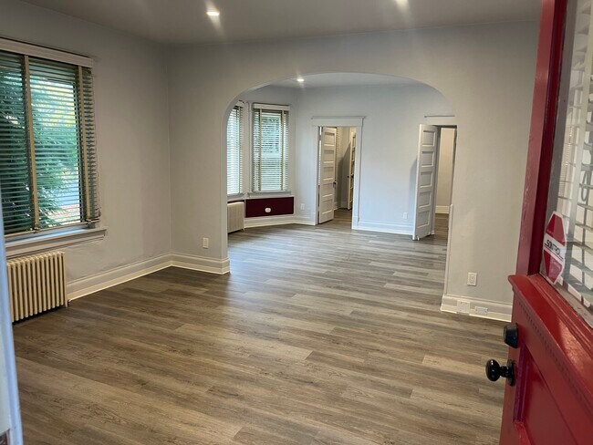 Foto del edificio - 1502 N Oakes St