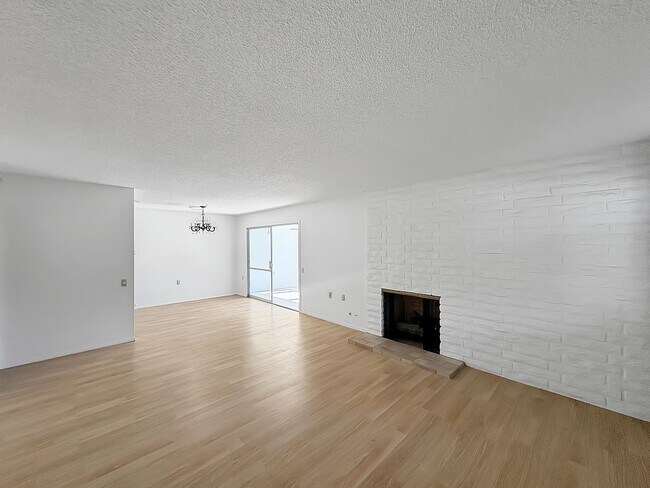 Foto del edificio - Beautiful 2B/2BA Home in Rancho Bernardo in a 55+ Community!