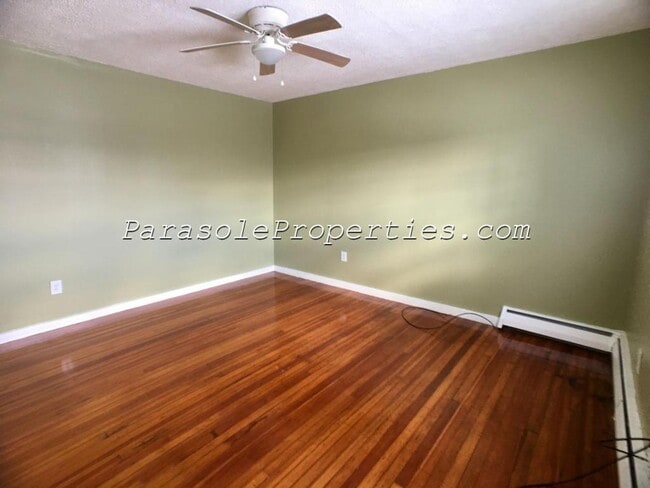 Building Photo - 704 Cooney St