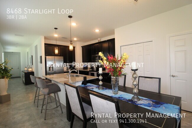 Foto del edificio - 8468 Starlight Loop