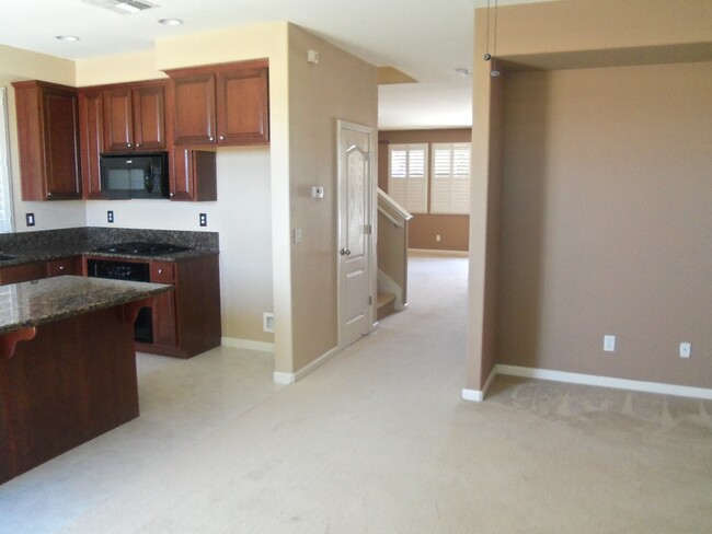 Building Photo - North Natomas 4/2.5 w Loft!  GREAT house w...